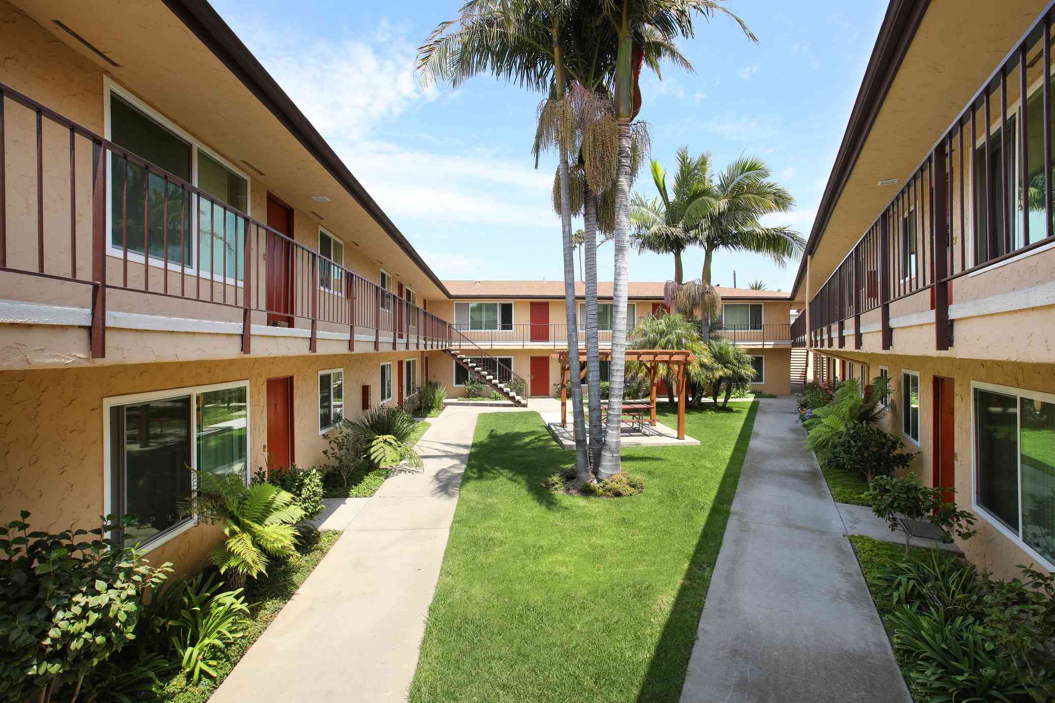 spacious resident courtyard with picnic seating
